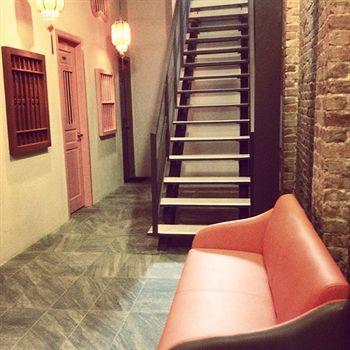 Travel Hub Highstreet Hostel