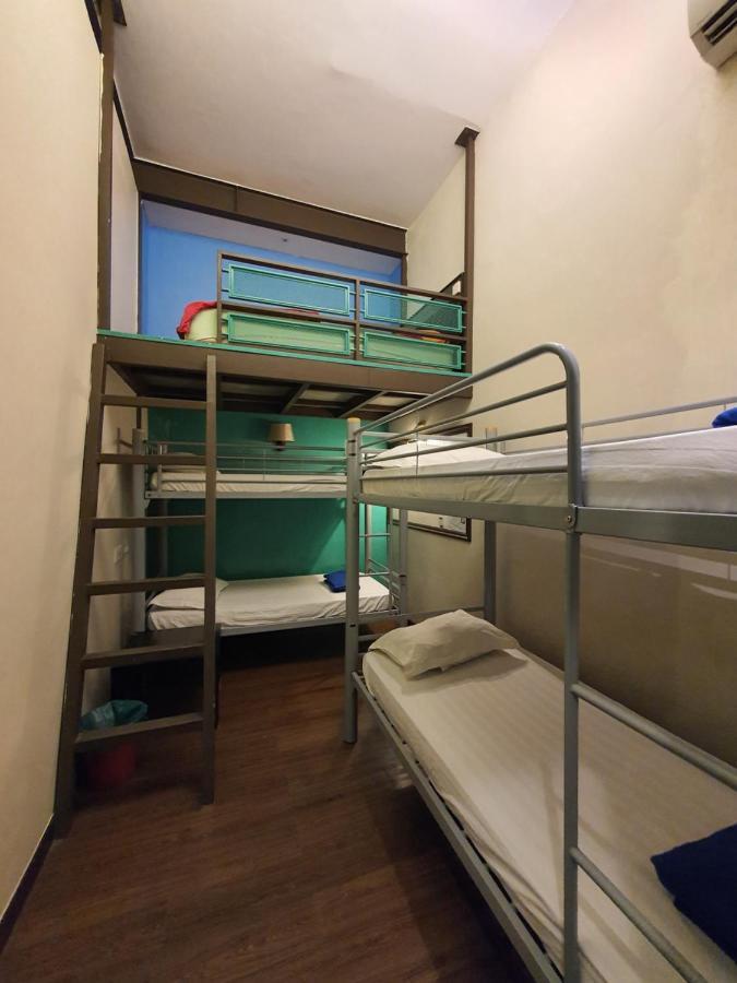 Hostel Travel Hub Highstreet Kuala Lumpur